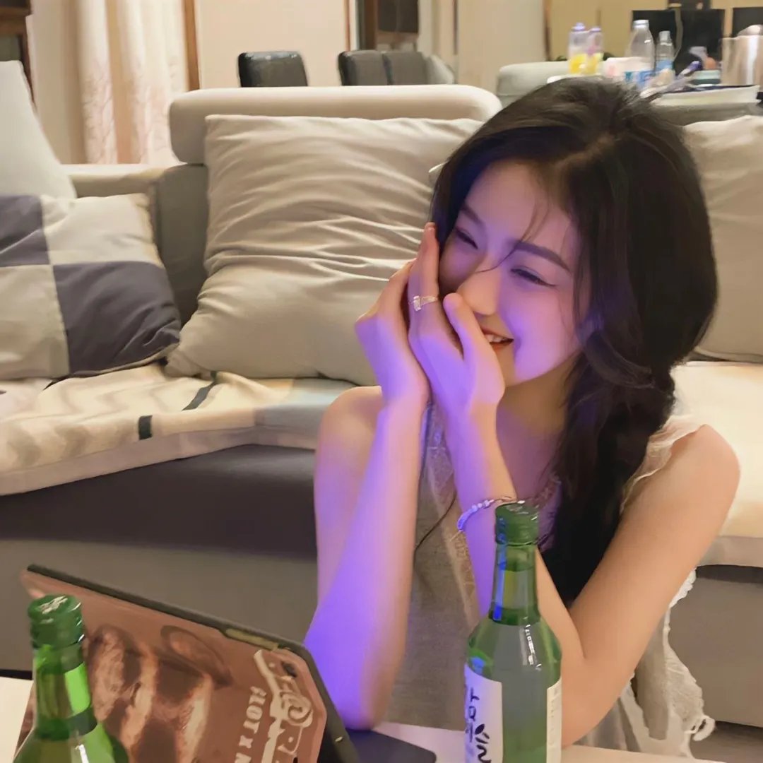 怪妳过分美丽海报